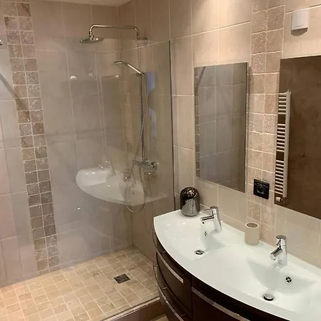 De Charme, 76 M2, Quartier St Gabriel * קאין